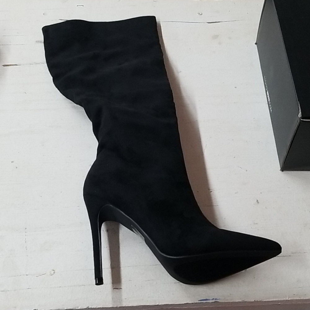 Shoes - Picture 2 of 7